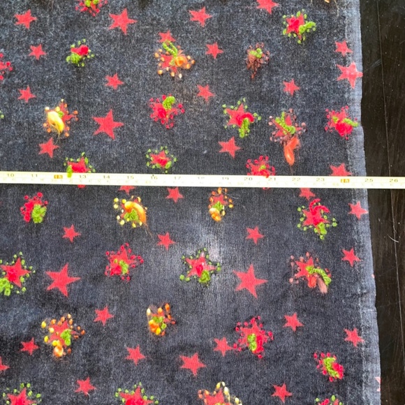 Vintage Indian cashmere oversized floral back red and green scarf - Picture 8 of 8